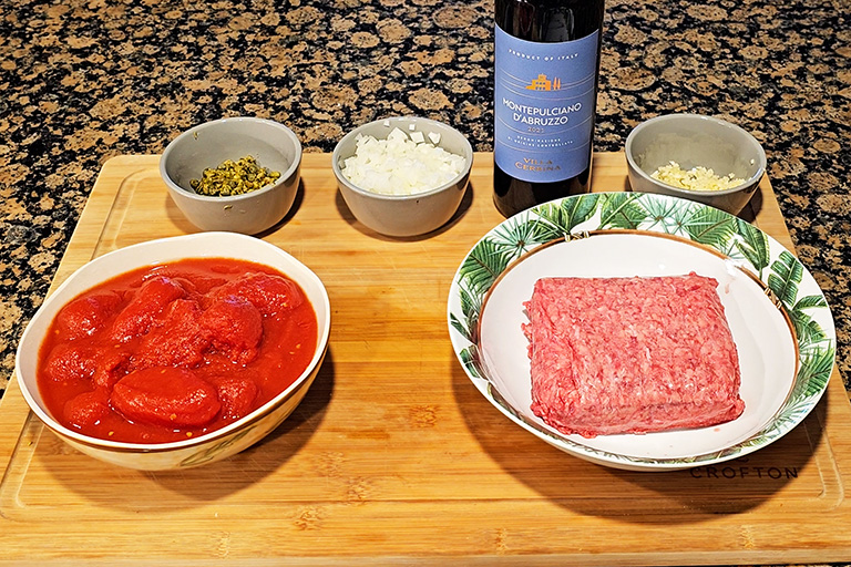 Bolognese Sauce (Ragù) - One of the best Italian pasta sauces - Valerio ...